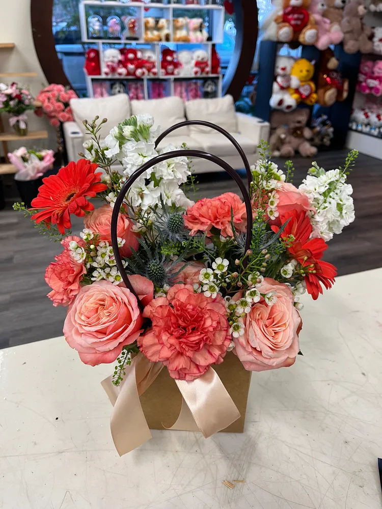 Dianas Flowers business photo
